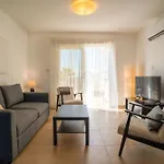 300m To Nissi Beach, Pool & Sunny Terrace Apartament