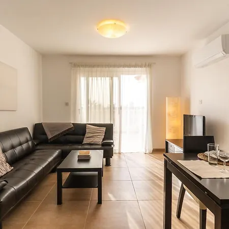 Nissi Apartment