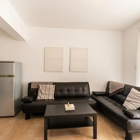 Nissi Apartment *