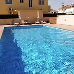300m To Nissi Beach, Pool & Sunny Terrace Appartement