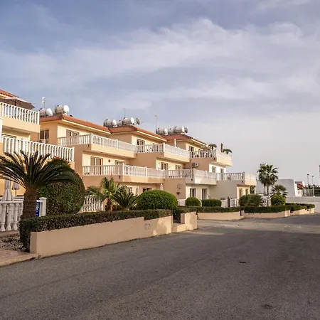 300m To Nissi & Sunny Terrace Appartement *