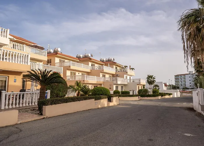 300m To Nissi Beach, Pool & Sunny Terrace 公寓 *