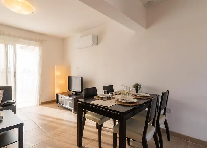 Apartament 300m To Nissi Beach, Pool & Sunny Terrace