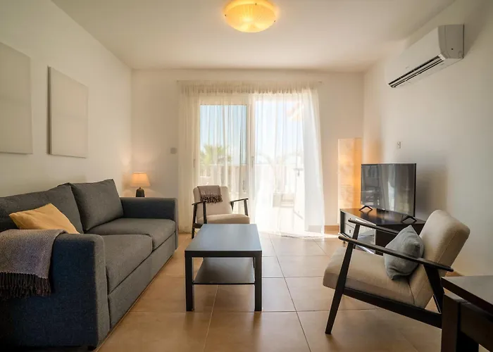 300m To Nissi Beach, Pool & Sunny Terrace Apartmán